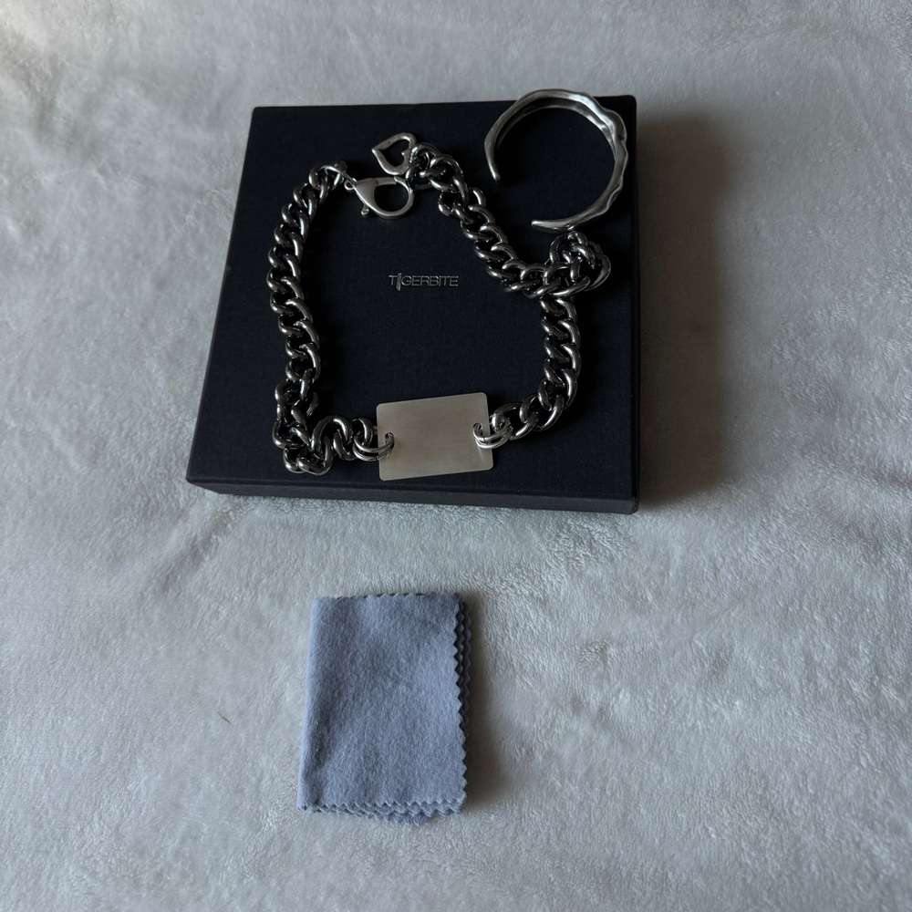 Tigerbite Necklace And Bracelet